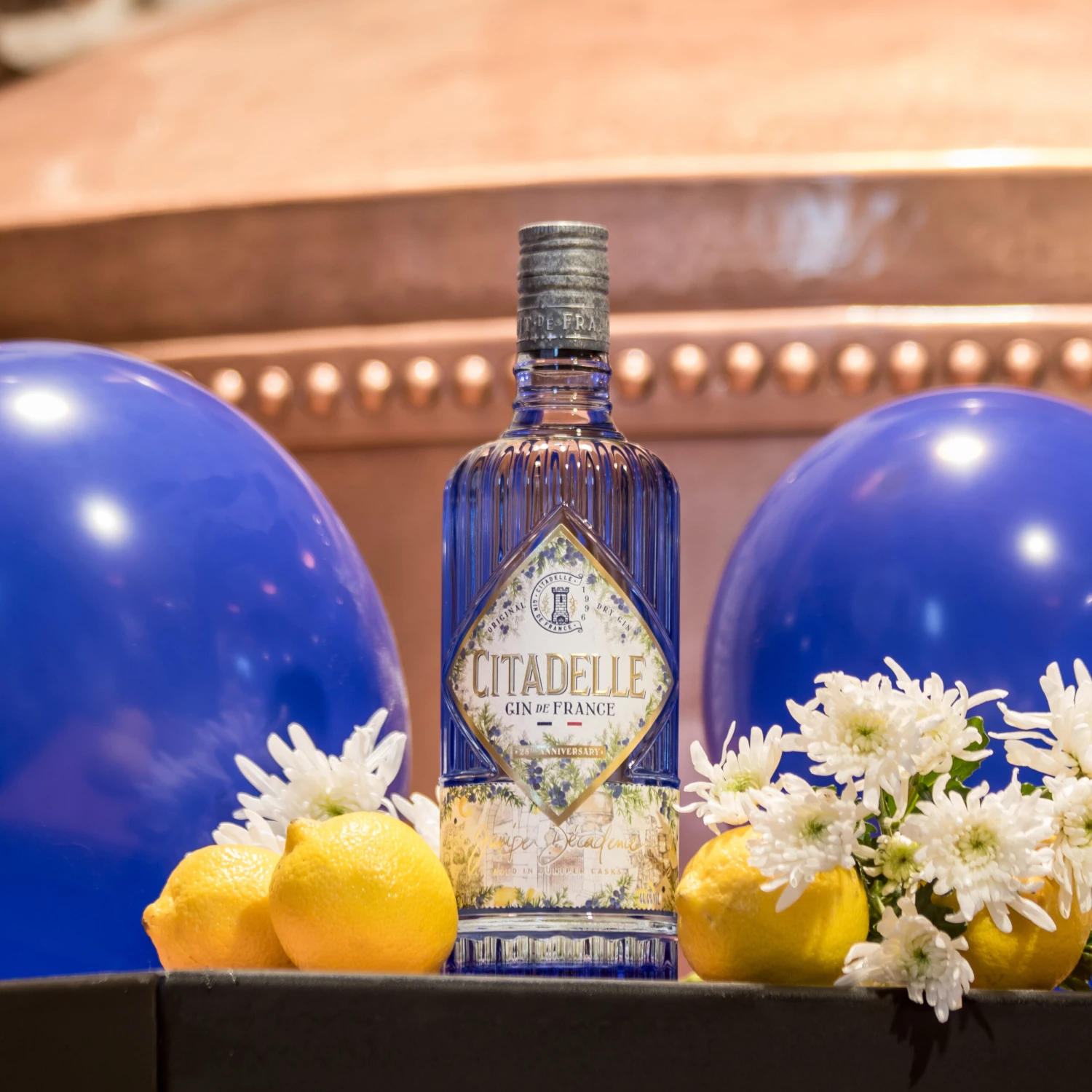 Citadelle Juniper Décadence Pot Still Gin 44,4% 0,7l 4 Citadelle Juniper Décadence Pot Still Gin 44,4% 0,7l – Bild 2